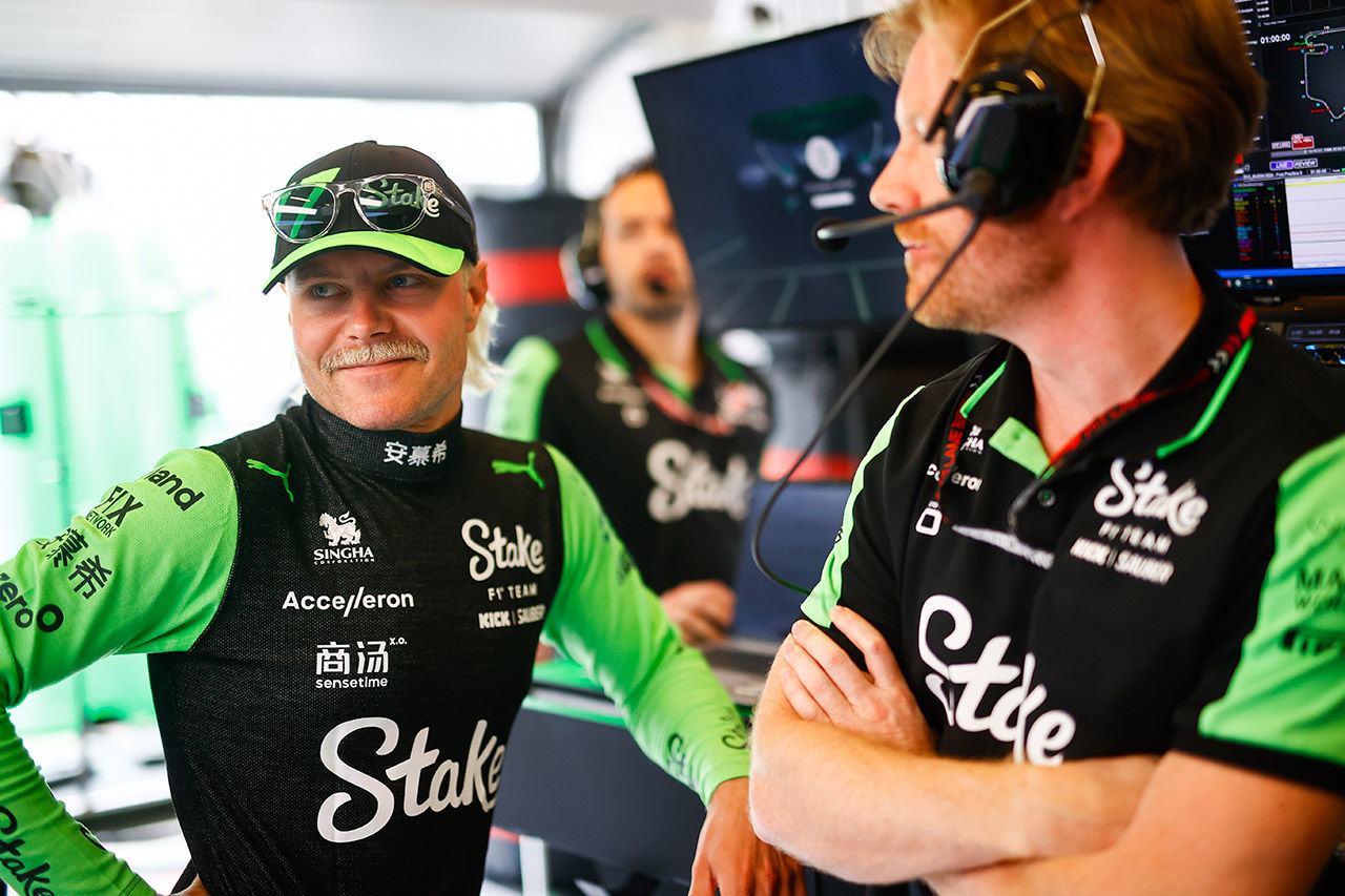 Valtteri Bottas, Stake F1 Team Kick Sauber, with his engineer; 2024 Hungarian Grand Prix, Formula One World Championship