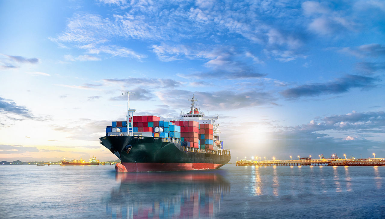 A photo of a container ship that could run on alternative fuels